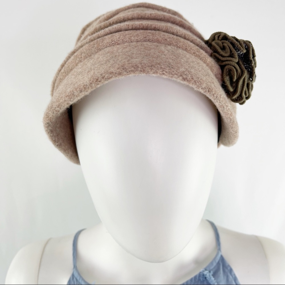 DEDO C&C Light Brown 100% Wool Bucket Hat with Flower Applique One Size - Picture 5 of 7
